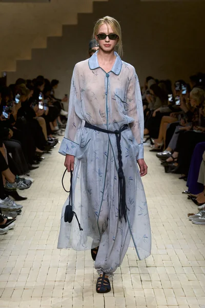 Look 45